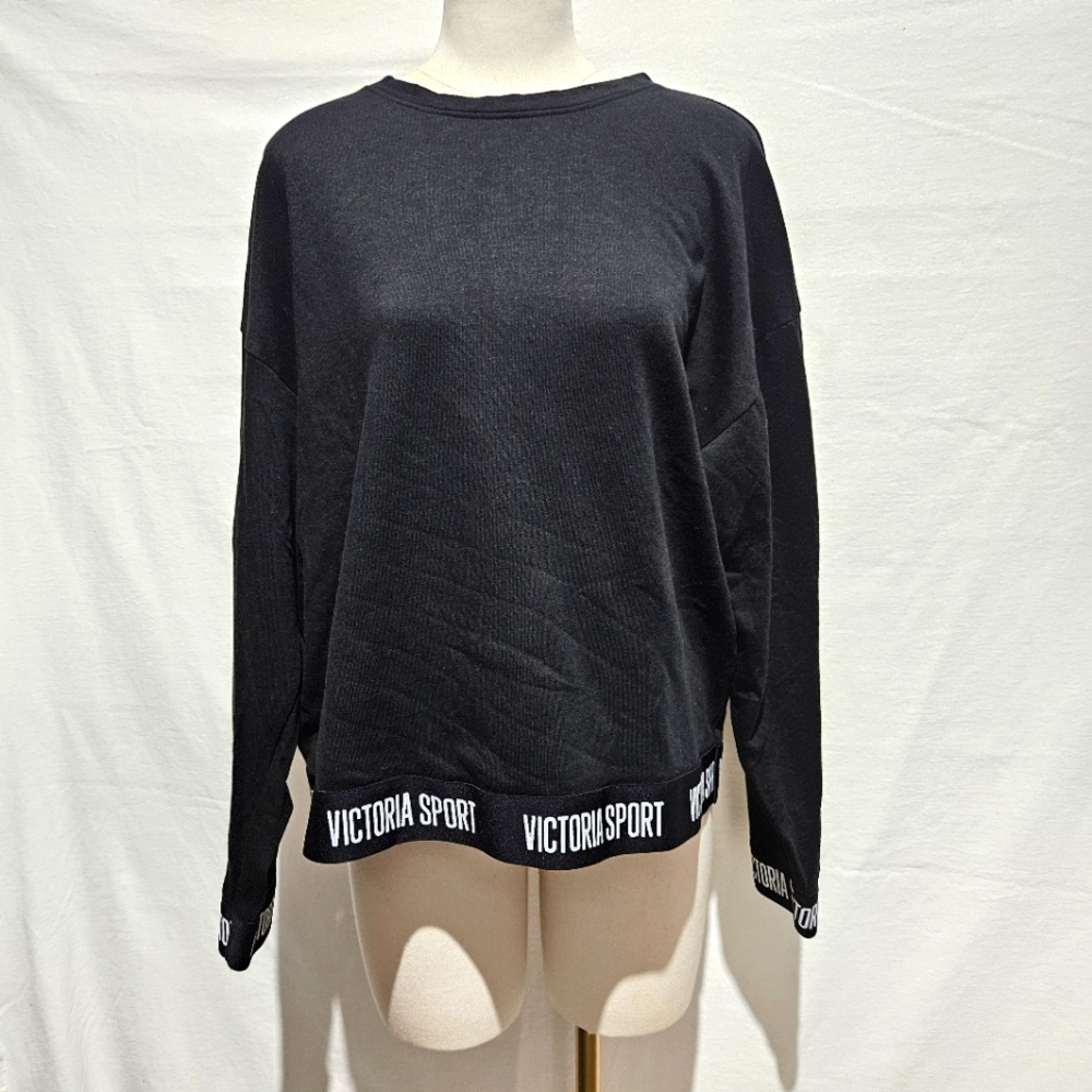 Victoria Sport long sleeve crew neck size Large
